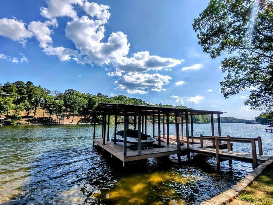#05 - Lakefront Two Bedroom Cottage- Pet Friendly Hot Springs Extérieur photo