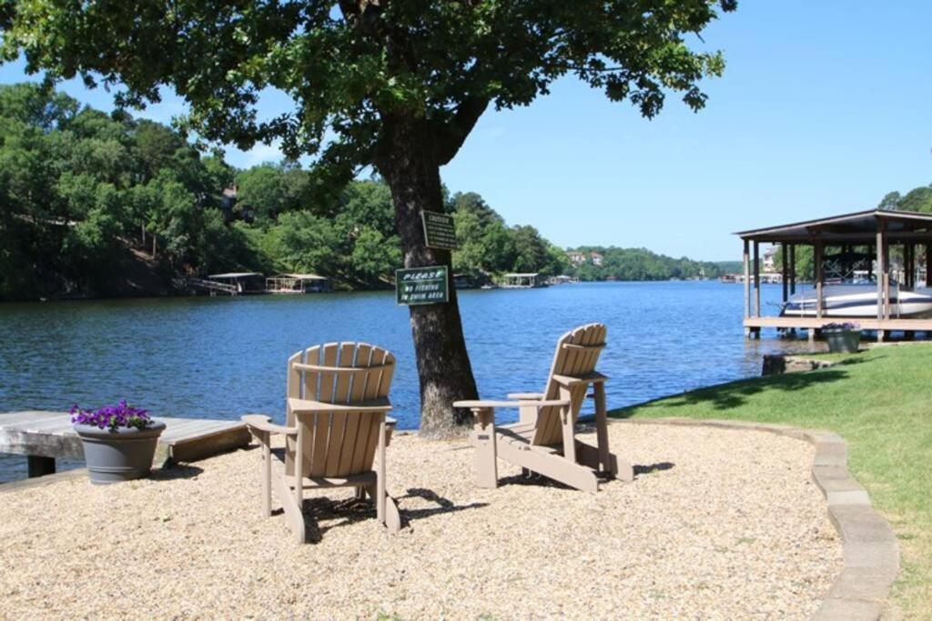 #05 - Lakefront Two Bedroom Cottage- Pet Friendly Hot Springs Extérieur photo