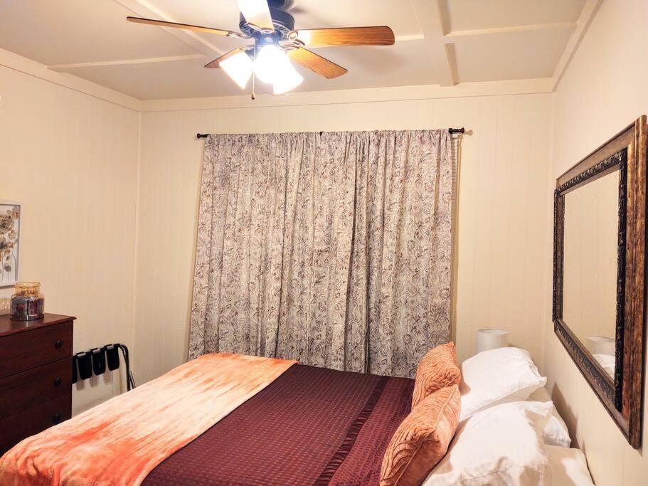 #05 - Lakefront Two Bedroom Cottage- Pet Friendly Hot Springs Extérieur photo