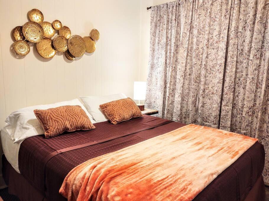 #05 - Lakefront Two Bedroom Cottage- Pet Friendly Hot Springs Extérieur photo
